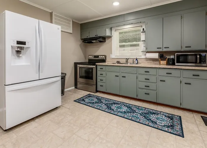 Month To Month Storage Garage Holiday home Marion